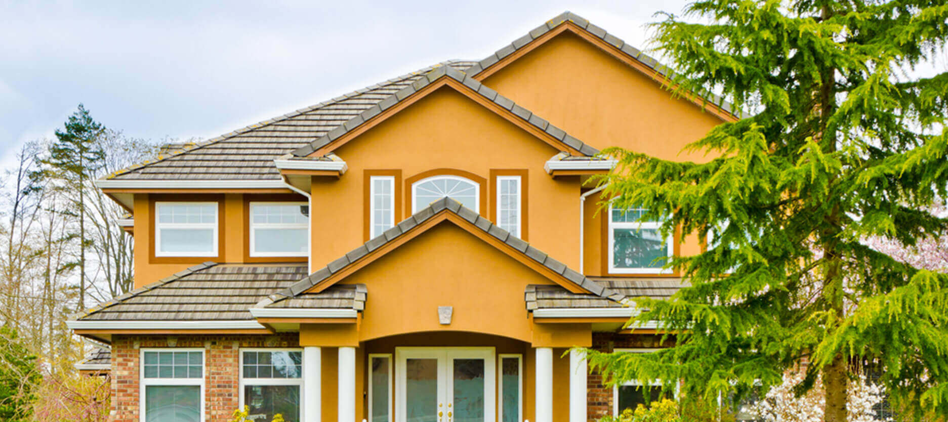 Exterior Home Paint: Enhance Your Home's Grandeur This Festive Season