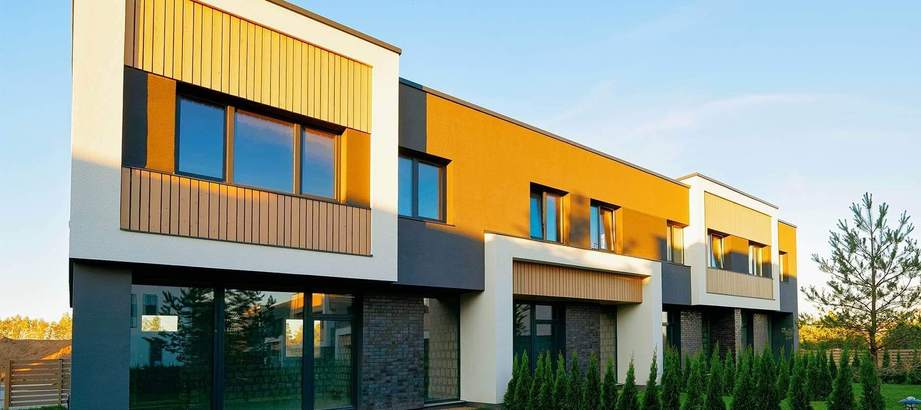 Innovative Colours That Complement White Home Exteriors