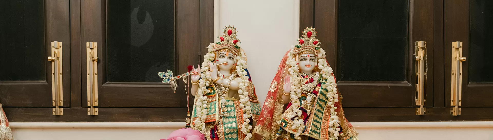 Discover The Best Wall Colour For Your Pooja Room As Per Vastu Shastra